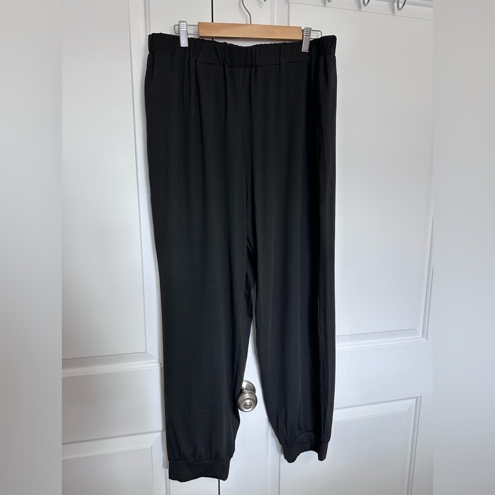 SHEIN curve, black baggy lounge pants